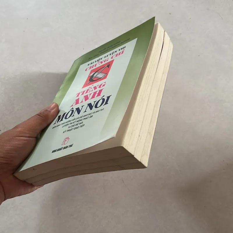 Tài liệu luyện thi chứng chỉ Tiếng Anh môn Nói (3 cuốn) 558061