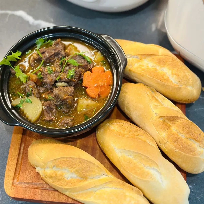 Nồi kho hầm đa năng UNIE USC308 dung tích 3L, lòng nồi gốm tử sa, 8 chức năng kho hầm 798100