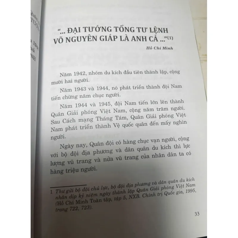SÁCH ĐẠI TƯỚNG TỔNG TƯ LỆNH VÕ NGUYÊN GIÁP ĐẠI TƯỚNG CỦA NHÂN DÂN CỦA HÒA BÌNH 702421