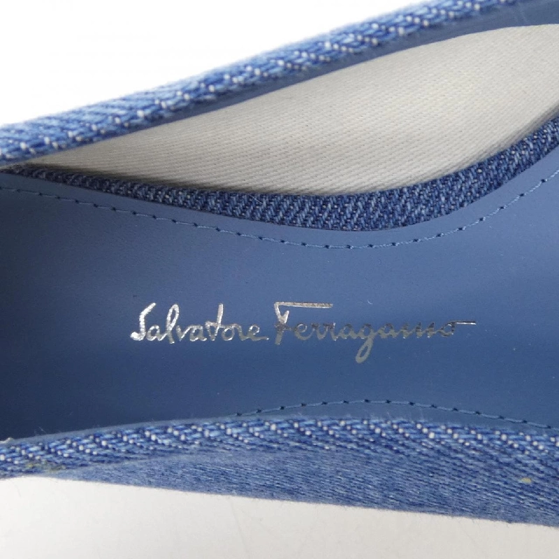 Giày cao gót SALVATORE FERRAGAMO VIVA T - Hàng hiệu Authentic 829919