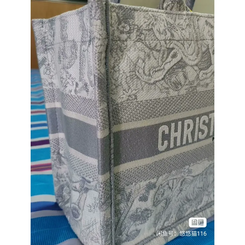 Túi đì or logo và hoa văn thêu nổi 786669