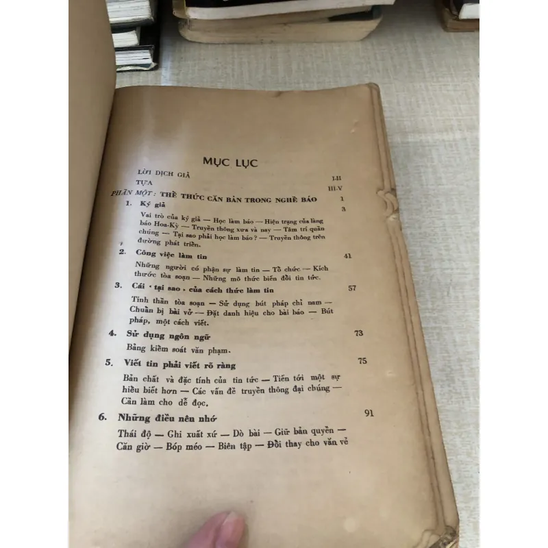 Ký Giả Chuyên Nghiệp  972147