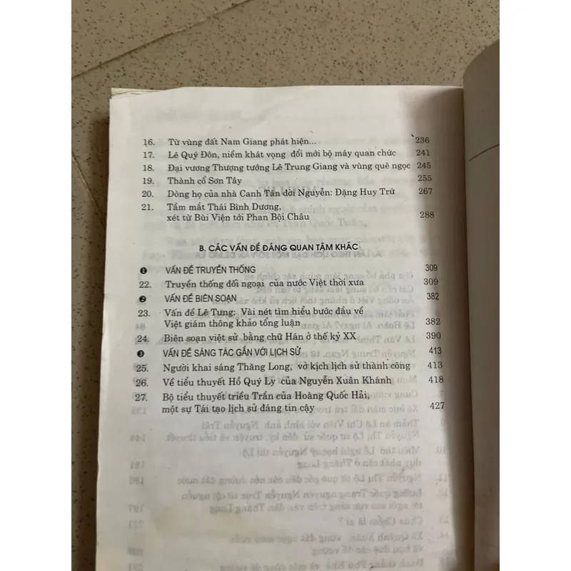 BÊN LỀ CHÍNH SỬ 592093