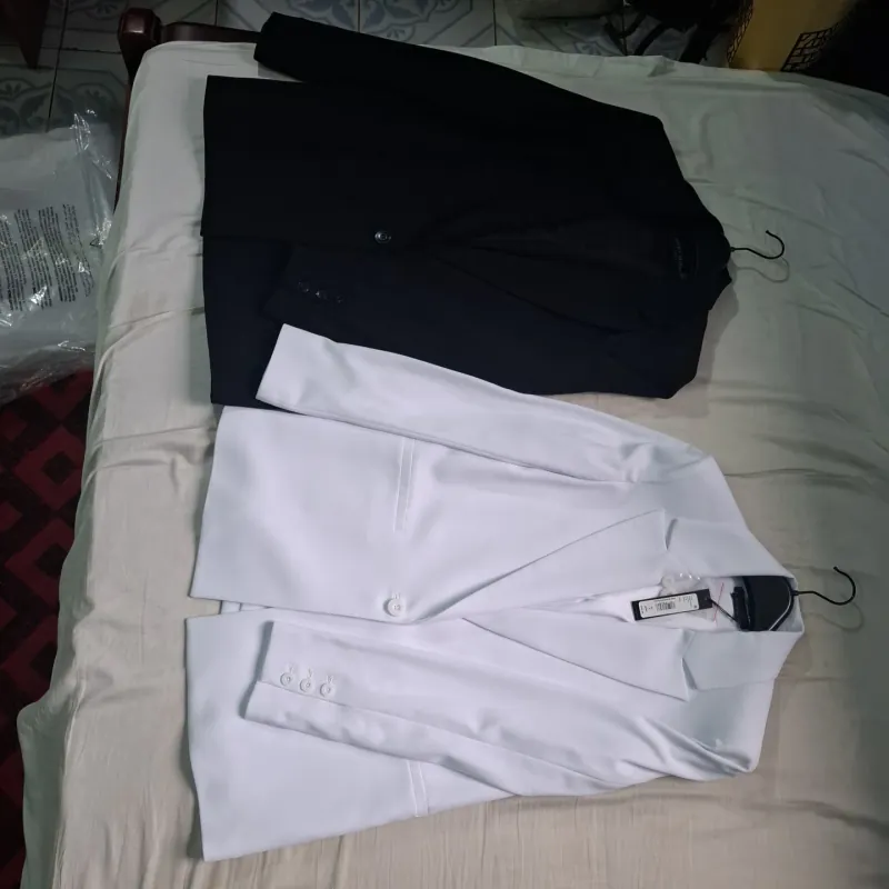 Áo khoác blazer cao cấp  2 màu đen , trắng size 2(42-54KG) 750557