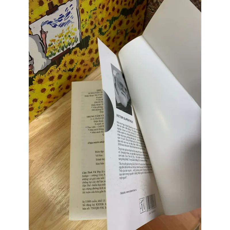 Cứu Tinh Vũ Trụ - Victor Slipentruc 926371