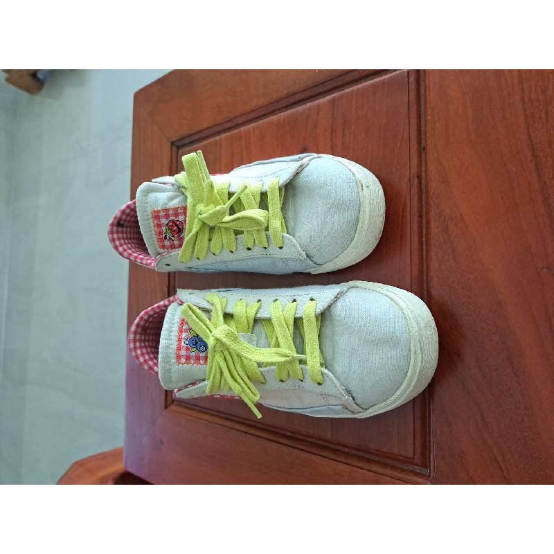 giầy 2hand side 37.5 hiệu Nike 10229