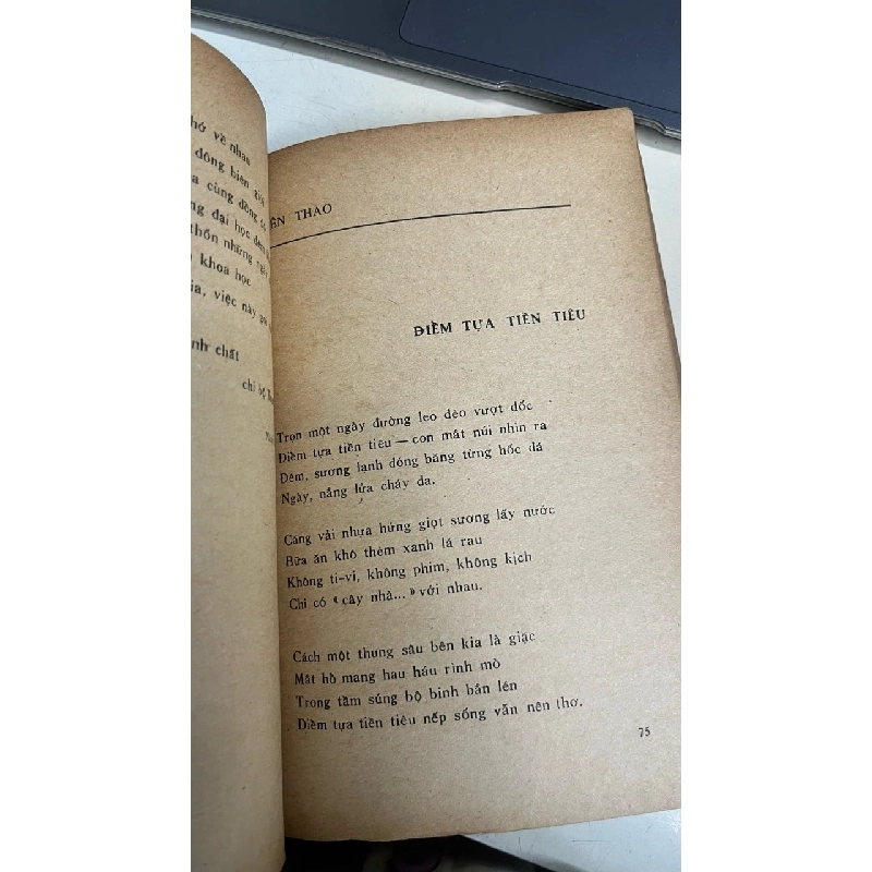 Đảng cho đôi cánh 1032211