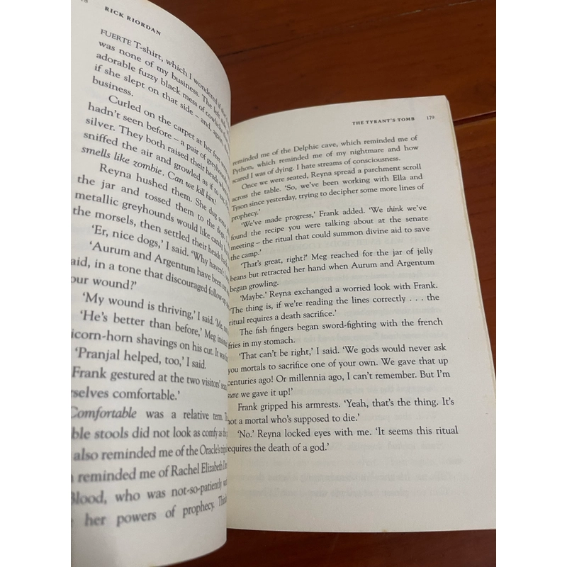 The trials of apollo The tyrant’s tomb Rick Riordan 539760