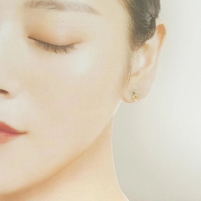 Bông tai kim cương hoa K18YG - Hàng hiệu Chính hãng 869399