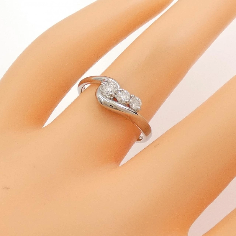 Nhẫn kim cương ba viên PT 0.30CT 672911