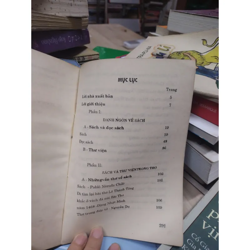 Sách: Thơ và danh ngôn về sách (A3) - Tác giả: Hoàng Sơn Cường 689943