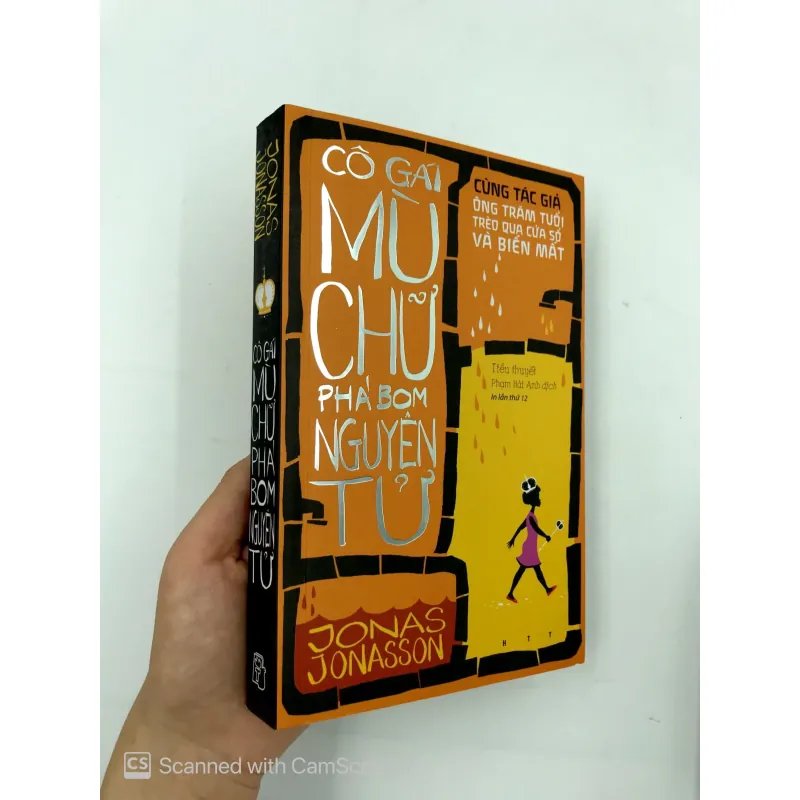Sách  Cô gái mù chữ phá bom nguyên tử. Chính hãng. 572564