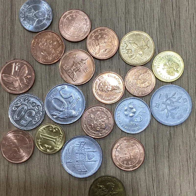 Bộ sưu tập 20 đồng xu các nước trên thế giới 795453