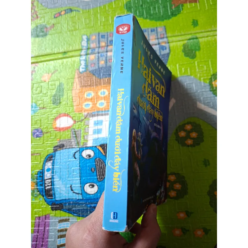 Hai vạn dặm dưới đáy biển 784832