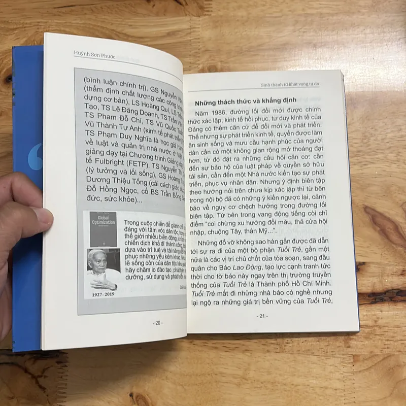 II Tựa sách: Sinh Thành Từ Khát Vọng Tự Do - Nhân Kỷ Niệm 45 Năm Báo Tuổi Trẻ 1975 • 2020 689661