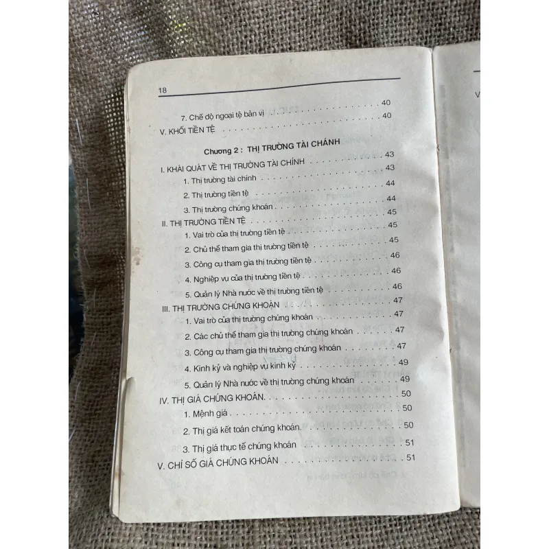 Tiền tệ và ngân hàng- hơn 300 trang  933663