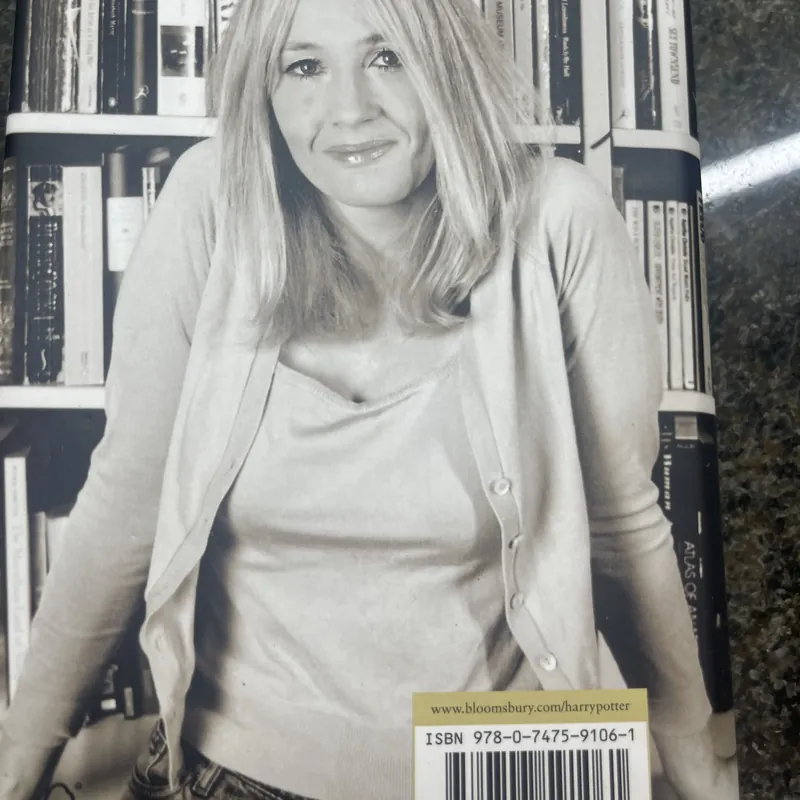 Harry Potter and the deathly hallows hard cover first edition 727942