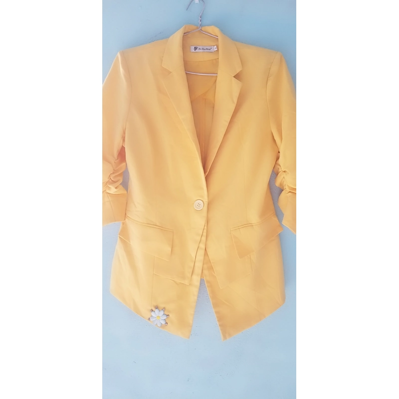 Áo vest vàng  mới 95% 497306