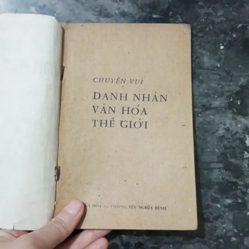 Sách Cũ: Chuyện Vui Danh Nhân Văn Hóa Thế Giới -1985 1007103