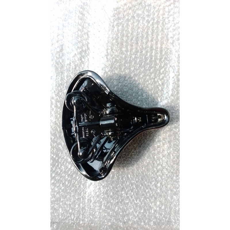 Yên xe đạp Nhật bãi JAPAN bền bỉ theo thời gian  358704