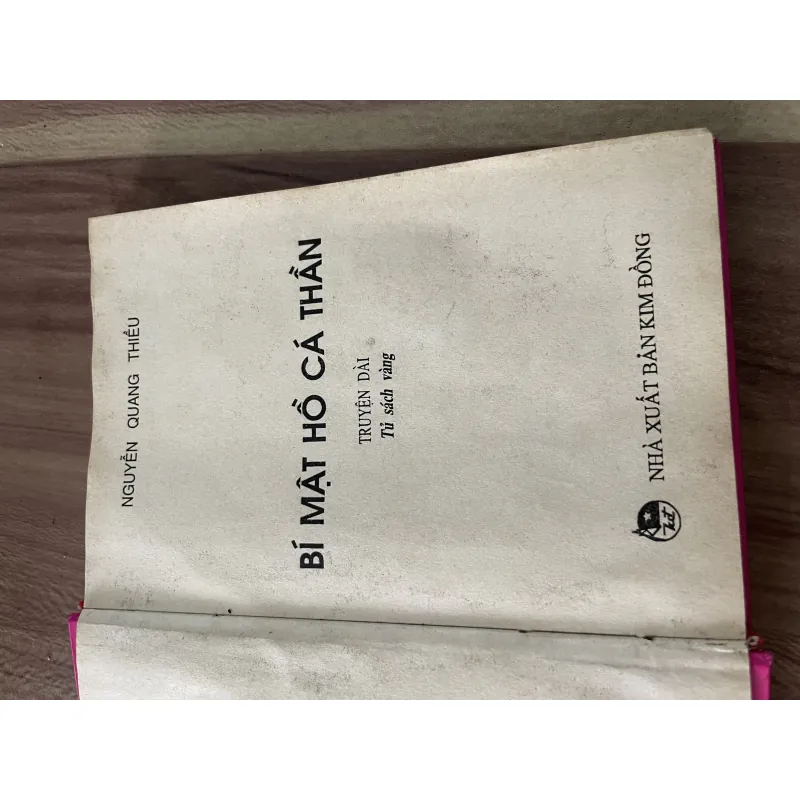 Nguyễn Quang Thiều - Bí mật hồ cá thần - tủ sách vàng, bìa cứng  795648
