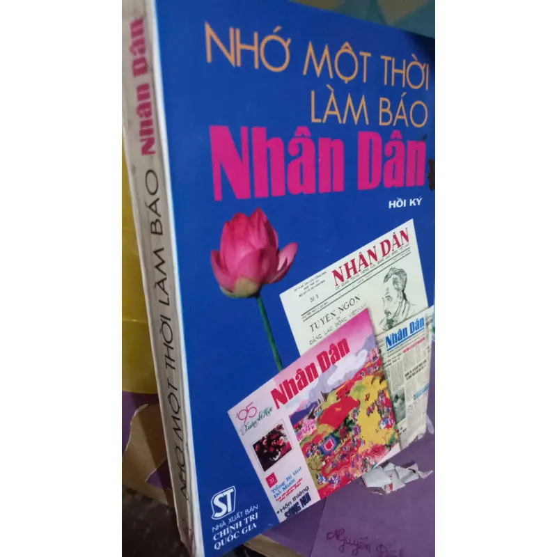 nhớ một thời làm báo nhân dân - hồi ký 1011576