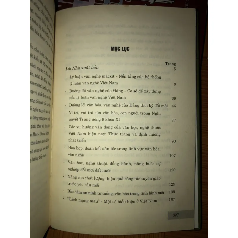 Lý luận văn hoá, văn nghệ Việt Nam - Nền tảng và phát triển 599052