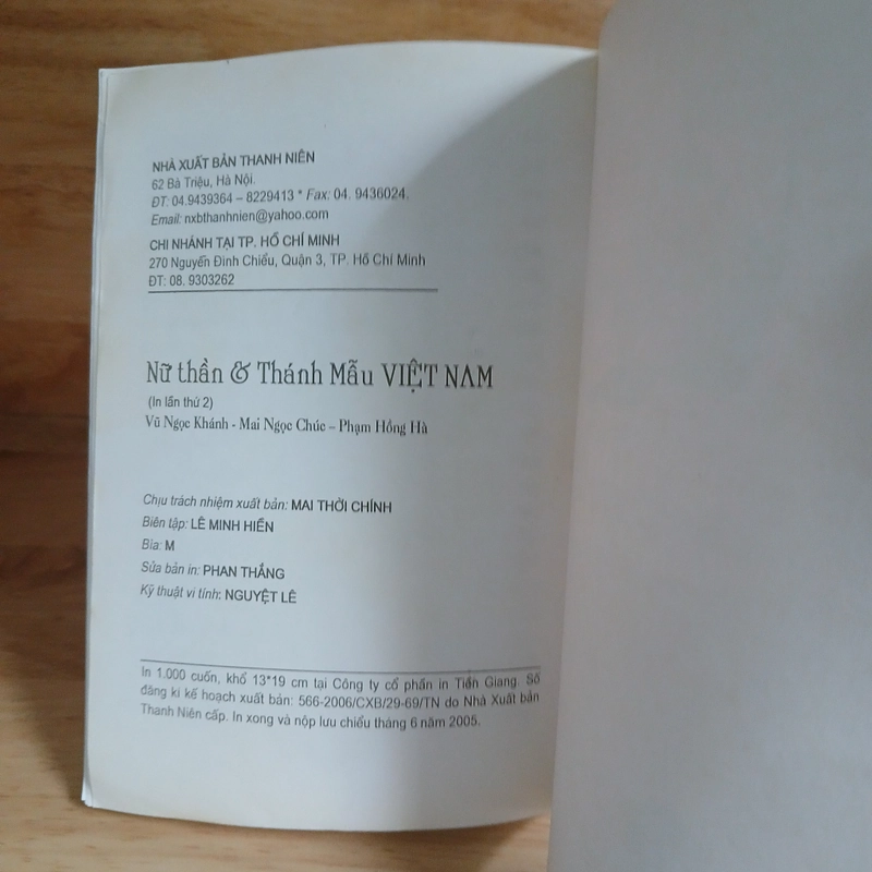 Nữ Thần Và Thánh Mẫu - Vũ Ngọc Khánh, Mai Ngọc Chúc, Phạm Hồng Hà biên soạn 443428