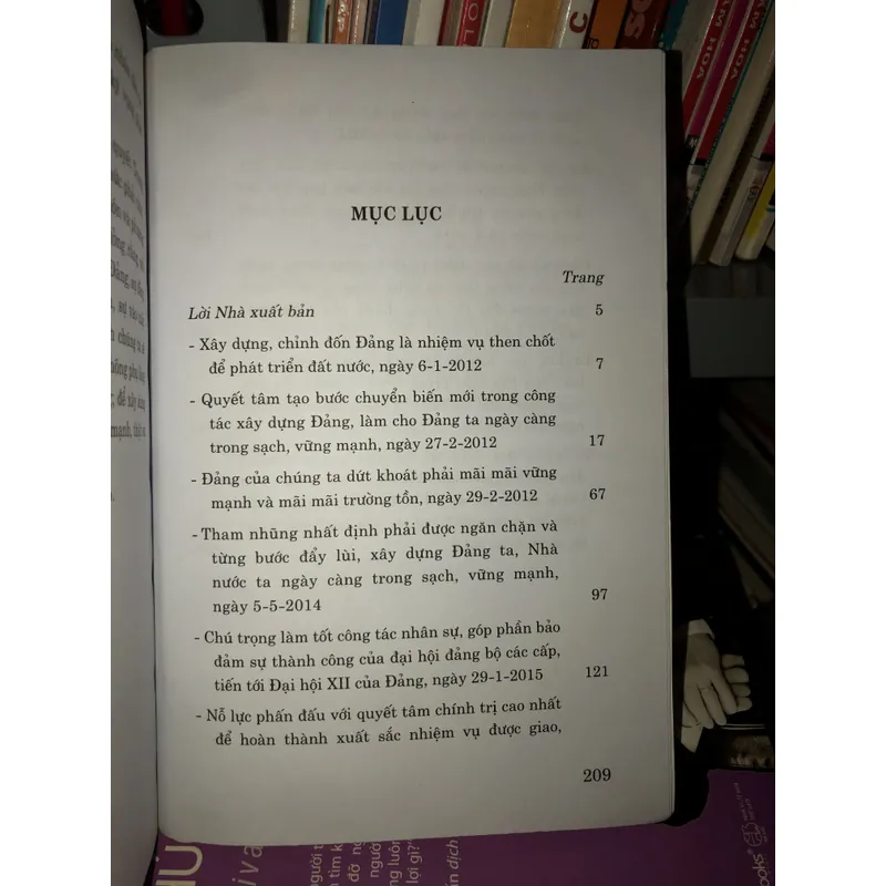 Xây dựng chỉnh đốn Đảng là nhiệm vụ then chốt để phát triển đất nước - Nguyễn Phú Trọng 701813