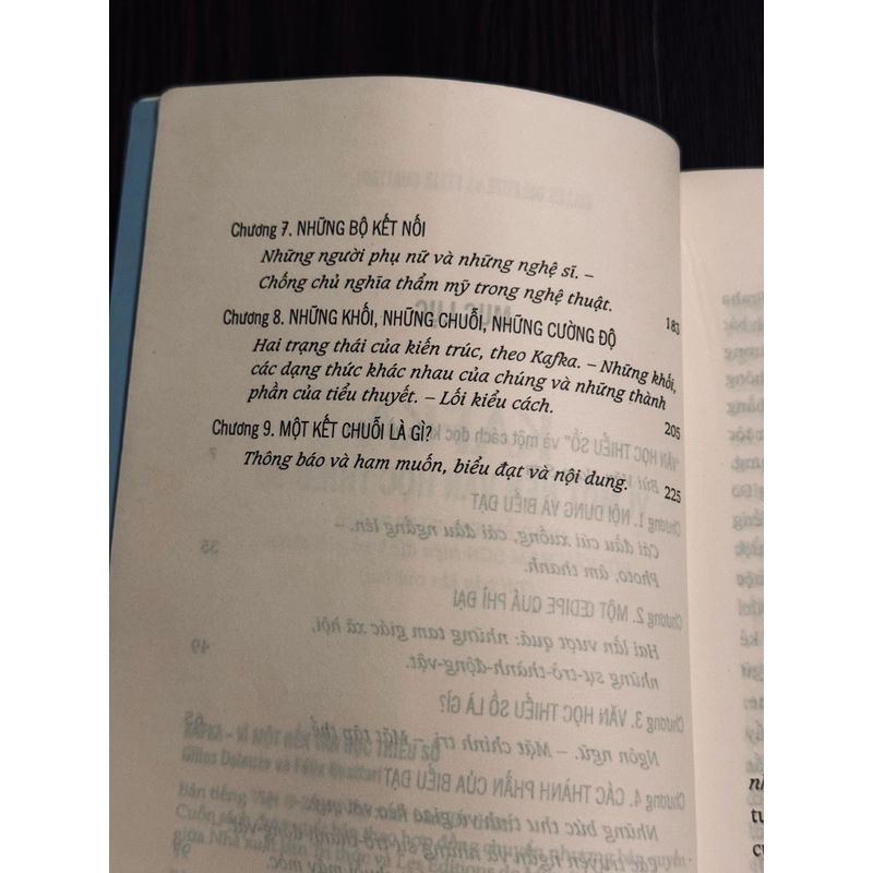 Kafka Vì một nền văn học thiểu số 497957