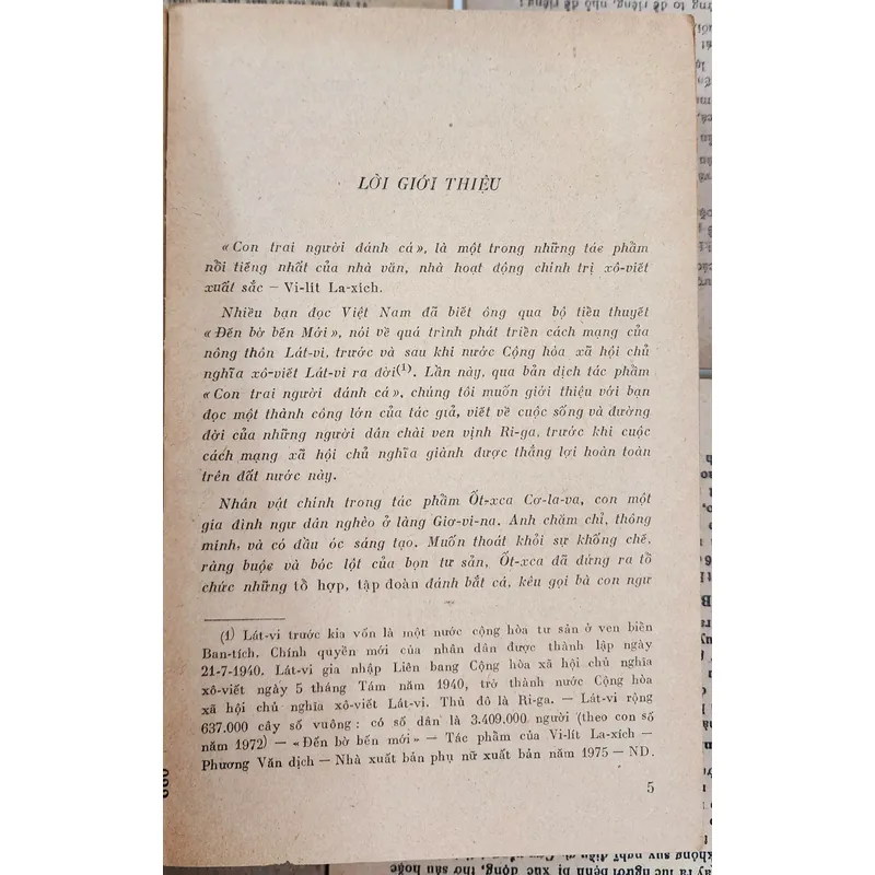 Tiểu thuyết CON TRAI NGƯỜI ĐÁNH CÁ, tác giả Latvia: Vilis Lacis 706223
