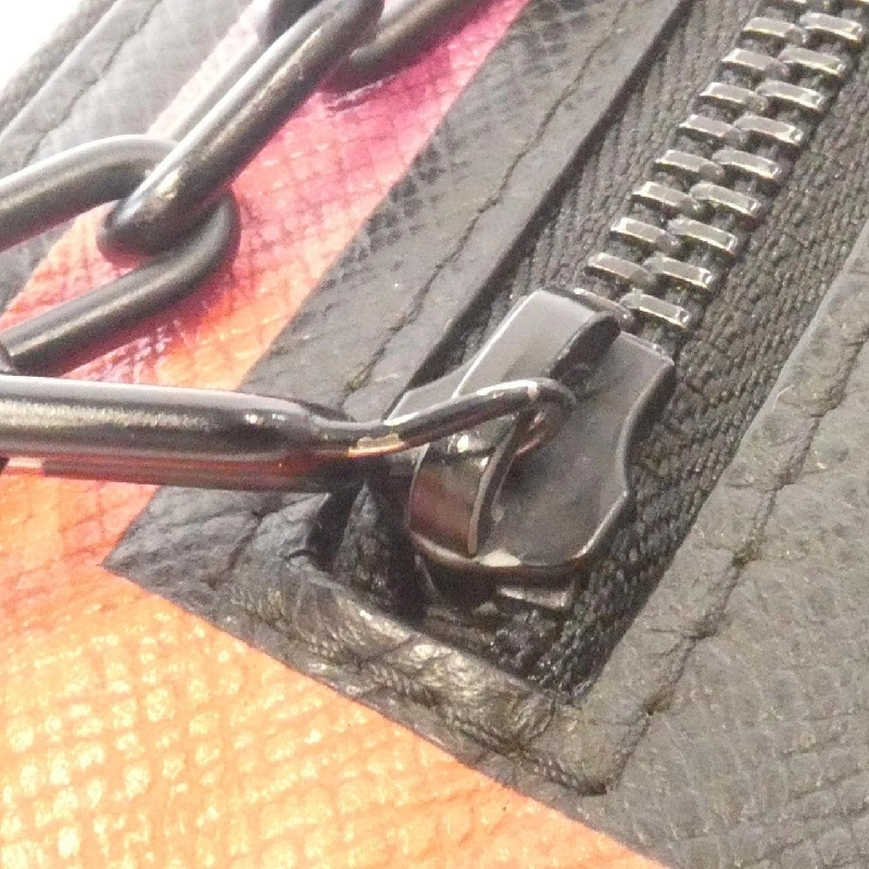 Túi xách Louis Vuitton Taiga Màu cầu vồng A4 M30347 616668