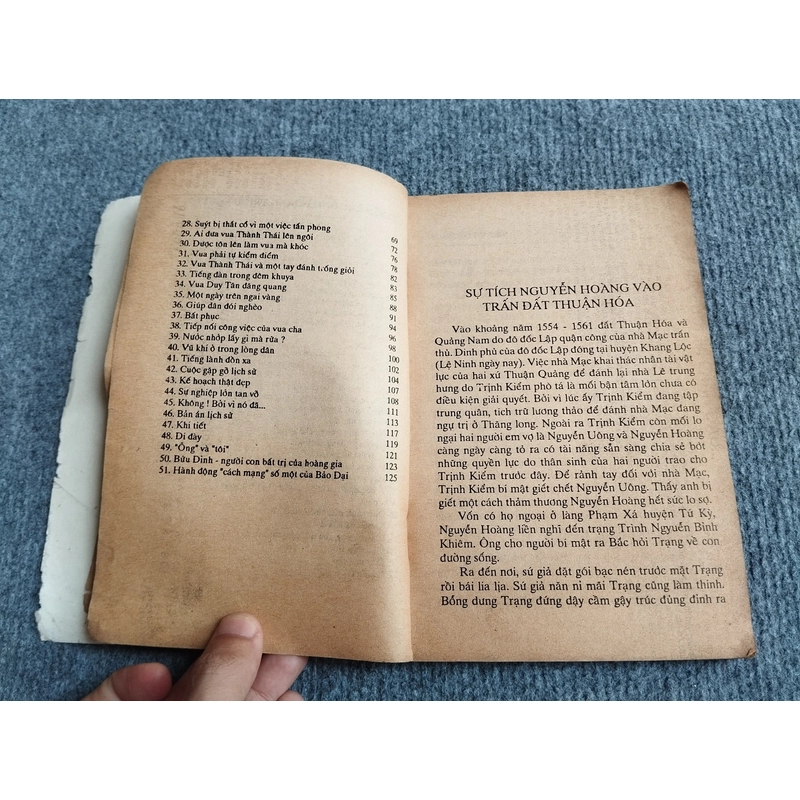 CHUYỆN CÁC ÔNG HOÀNG TRIỀU NGUYỄN 551725