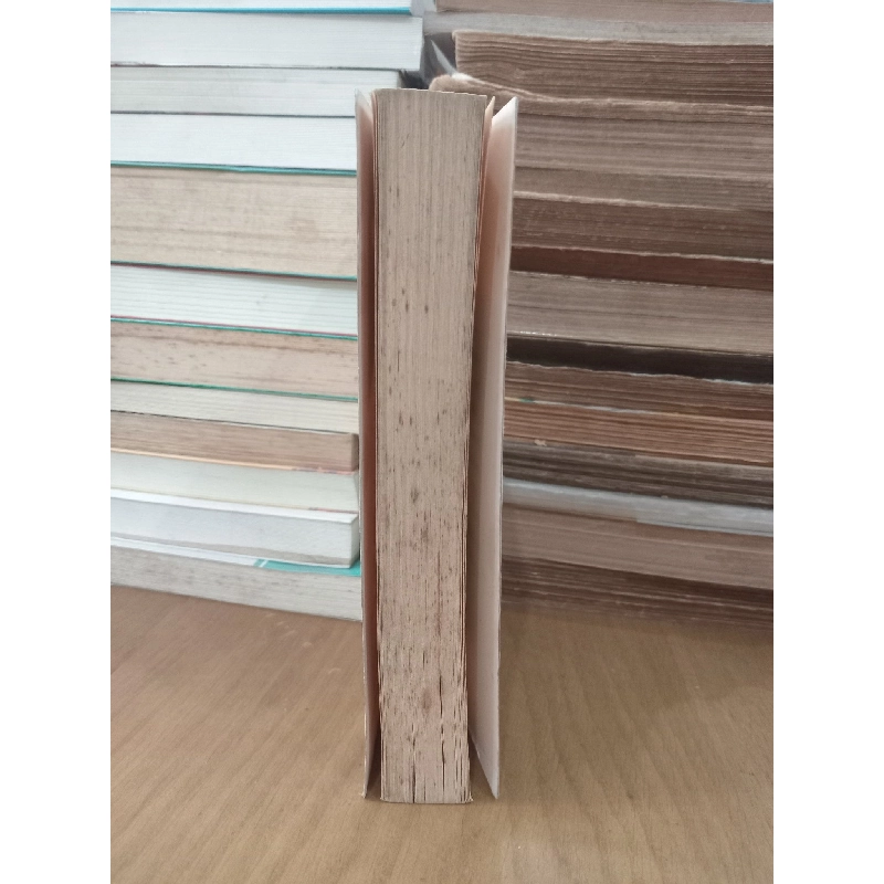 KL Noir: White - Amir Hafizi 992611