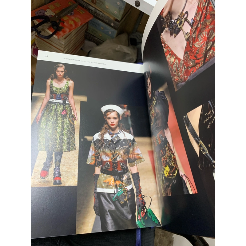 Prada catwalk 445547