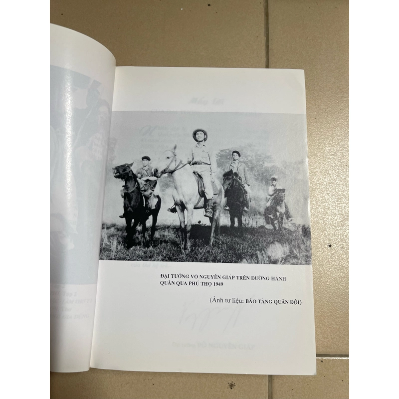 Chúng tôi đánh giặc và làm thơ 497330