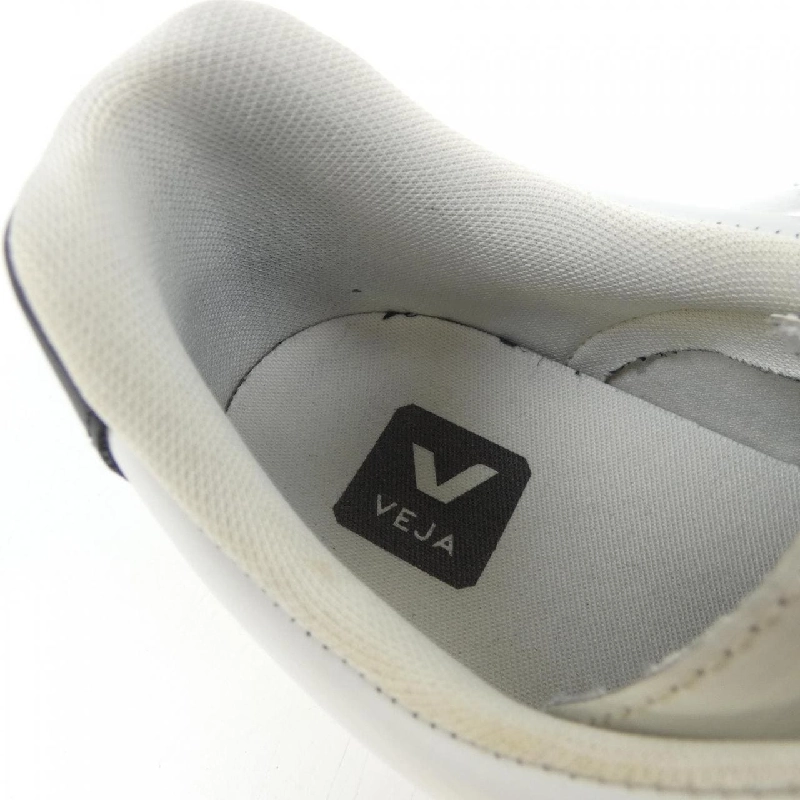 Giày sneaker VEJA - Hàng hiệu Authentic 906907