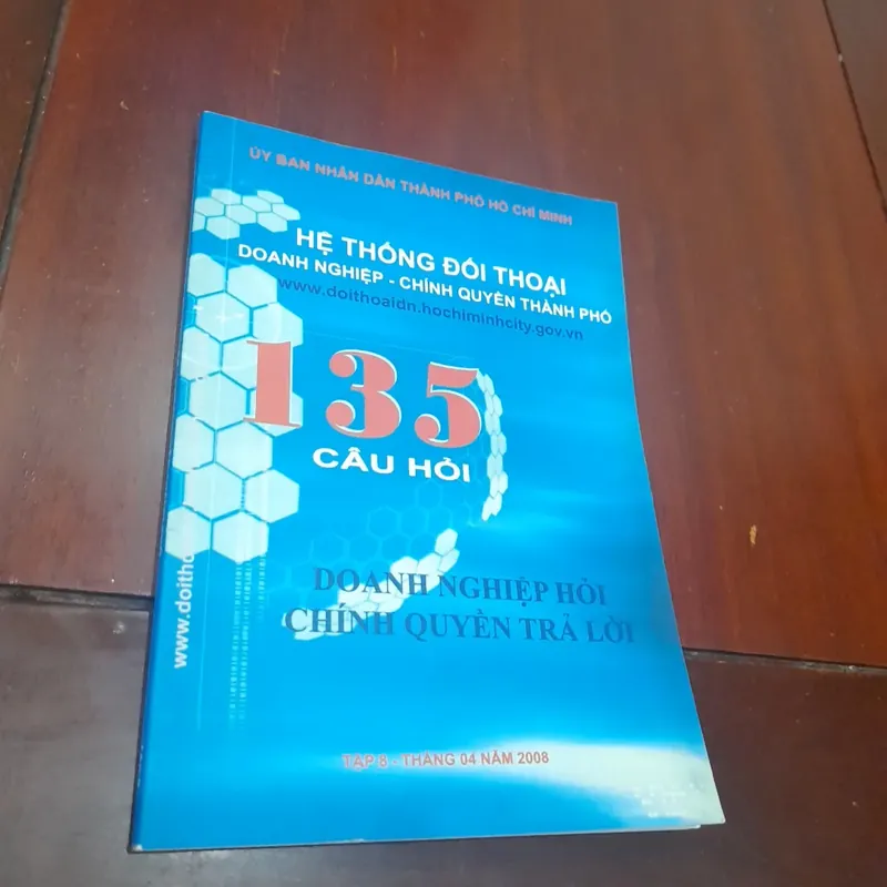 UBND TP HCM - Doanh nghiệp hỏi, Chính quyền trả lời (tập 8) 726908