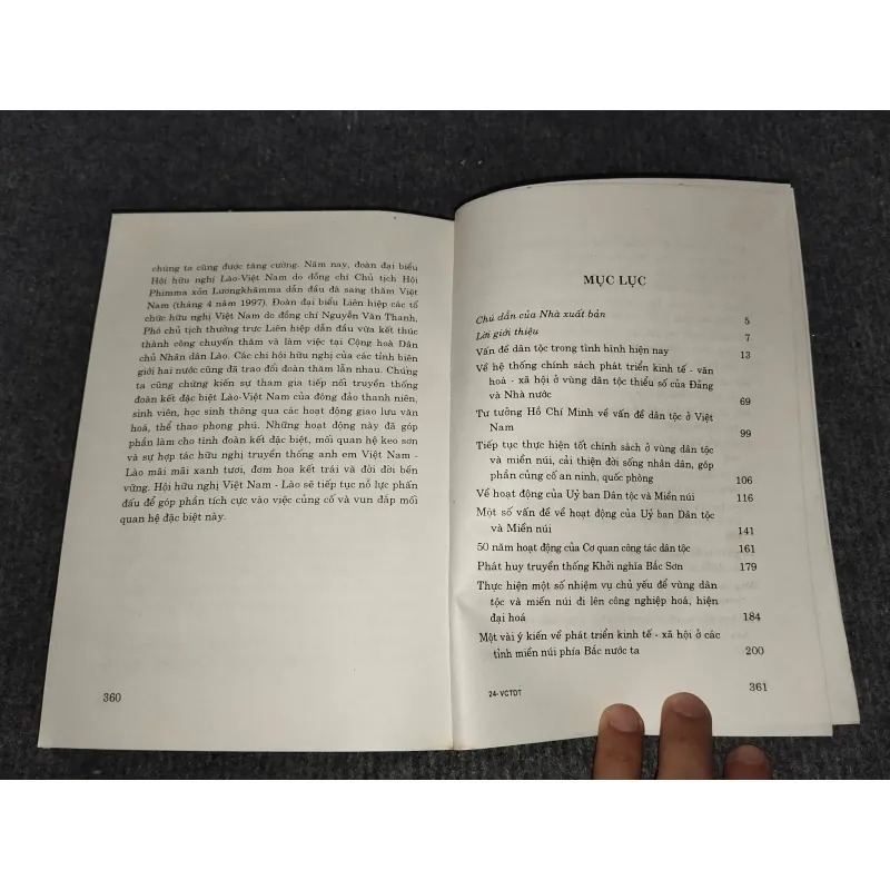 VỀ CÔNG TÁC DÂN TỘC TRONG 10 NĂM ĐỔI MỚI (1990 - 2000) 992547