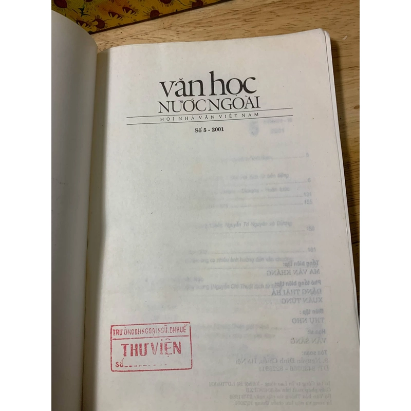 Tạp Chí Văn Học Nước Ngoài - Số 5 2001 538893