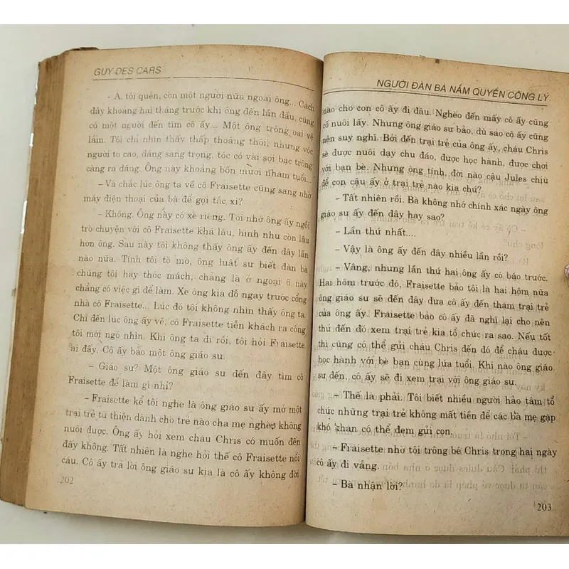 Văn học cổ điển Pháp: NGƯỜI ĐÀN BÀ NẮM QUYỀN CÔNG LÝ (Guy Des Cars) 715225