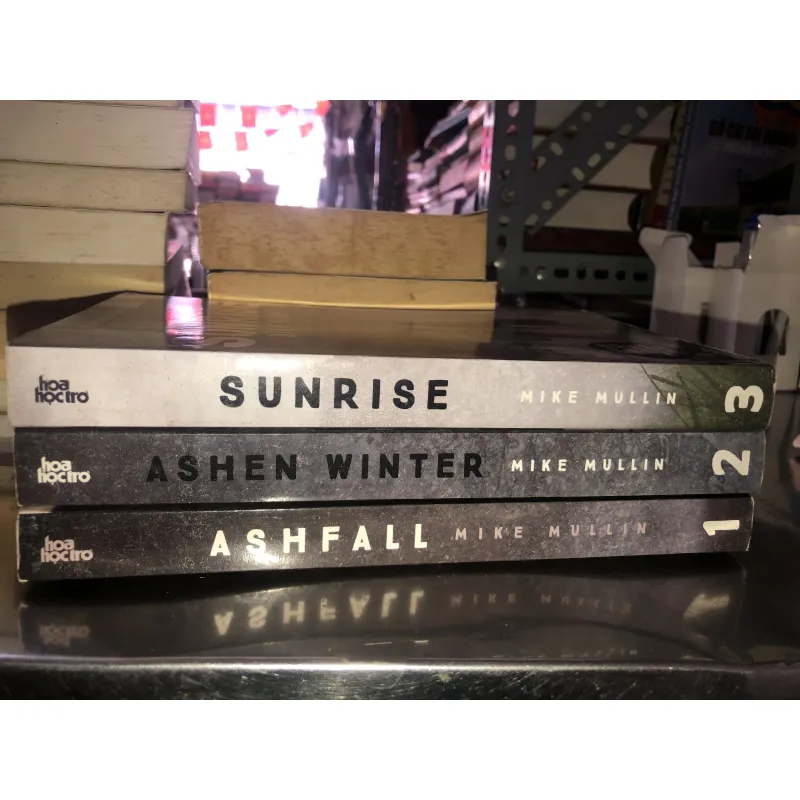 Ashfall - Mike Mullin 1030450