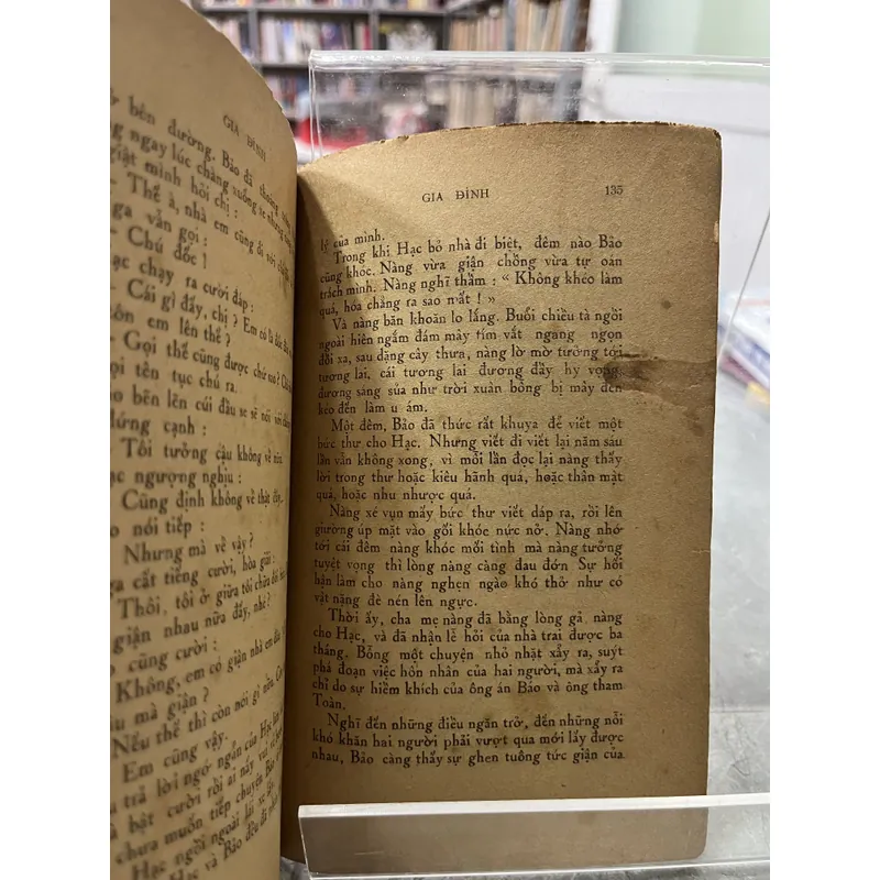 GIA ĐÌNH - KHÁI HƯNG (2 cuốn) 714515