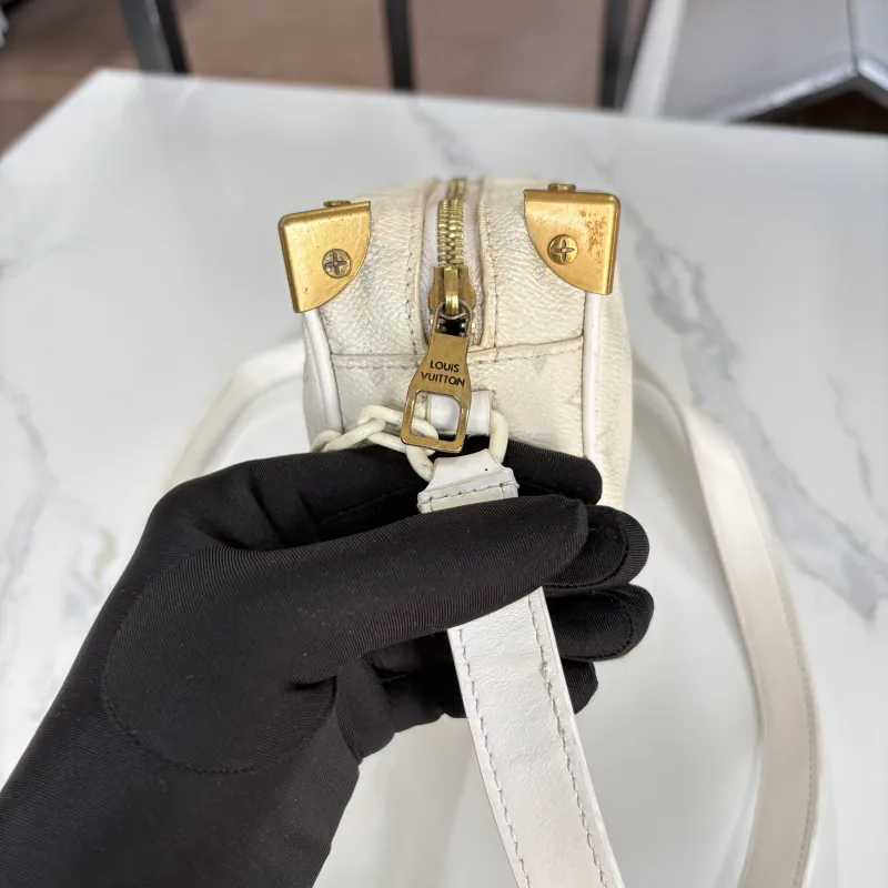 TÚI HỘP LV SOFT TRUNK MINI TRẮNG TINH KHÔI  976848