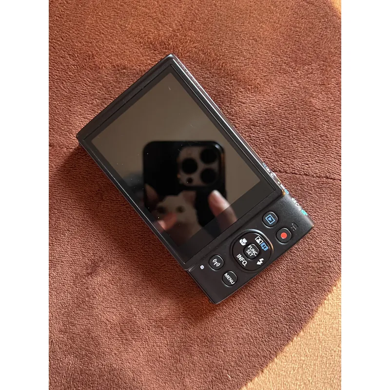 Canon IXY 650  735179