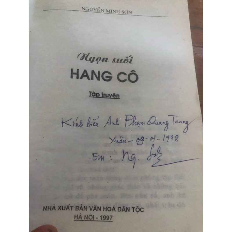 ngọn suối hang cô nguyễn minh sơn ( có chữ ký tác giả) 478836