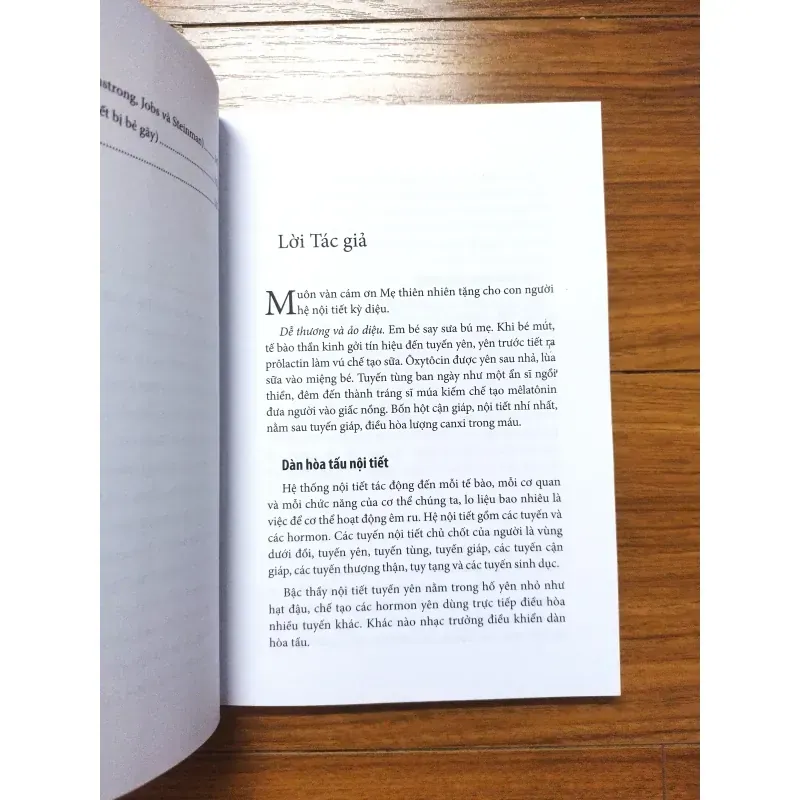 Sách: Kì diệu Dàn hoà tấu Nội tiết - TG: Nguyễn Chấn Hùng 933367