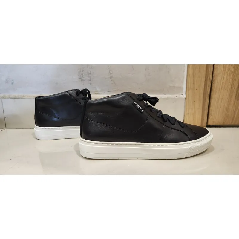 Giày sneaker size 37.5 (24cm) 679943