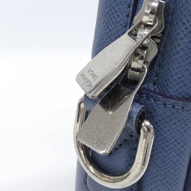 Túi Louis Vuitton Taiga Porte Document Voyage MM M30645 616830