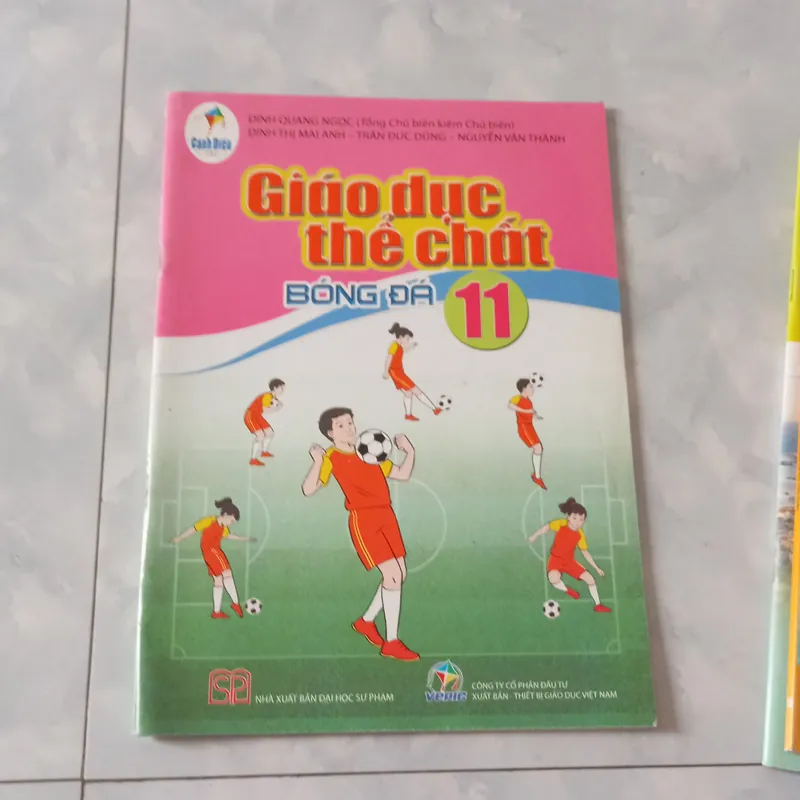 SGK Giáo Dục Thể Chất Bóng Đá Lớp 11-Cánh Diều 563471